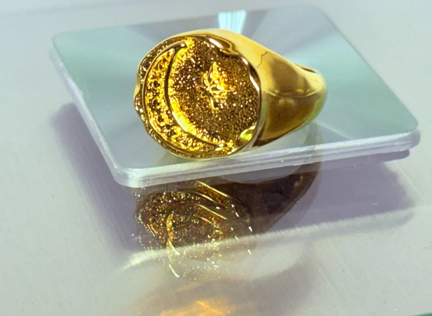 Authentic Mayamar (24K Gold Plated) Moon & Stars Signet Ring Yellow Size: 6 / ()