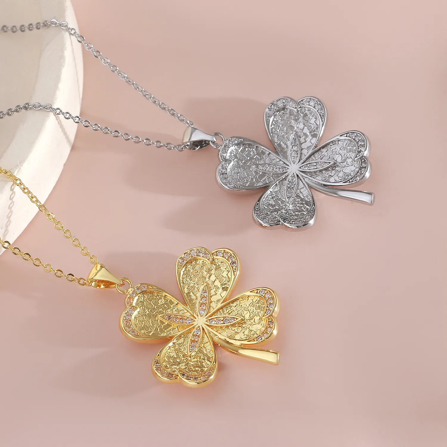 Authentic SUNSLL Trendy Lucky Four Leaf Clover Pendant Necklaces For Women Girls Cubic Zircon Gold Plated Choker Chain Party Jewelry