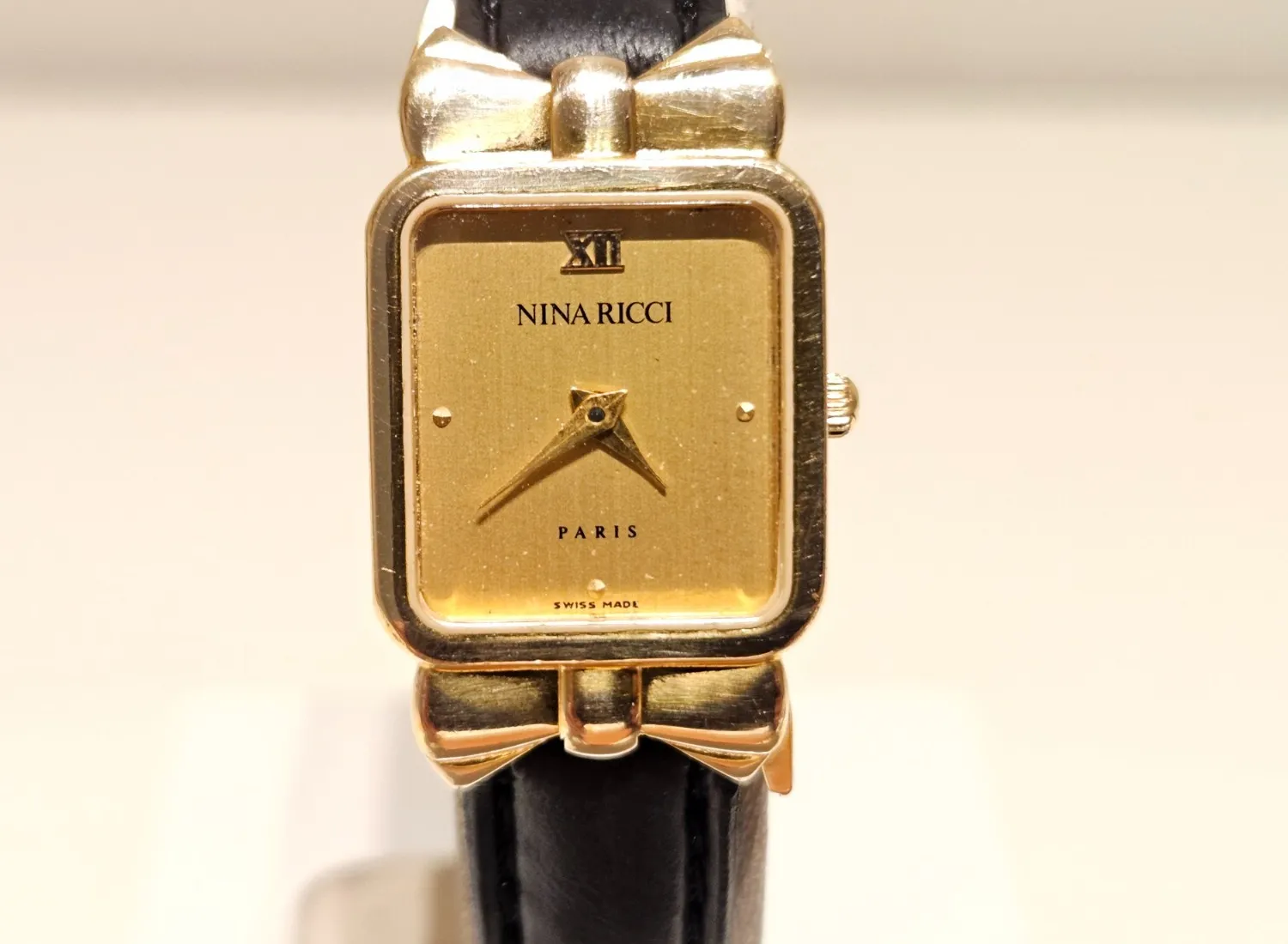 Authentic The Gilded Geometry of Nina Ricci: A Swiss Talisman of Timeless Light