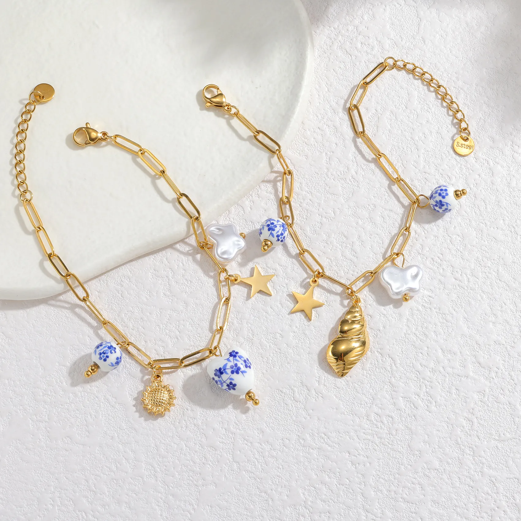 Authentic New Trend Gold Plated Stainless Steel Bracelet Ceramic Pendant Ocean Style Shell Conch Accessories Beach Jewelry Gifts for Women