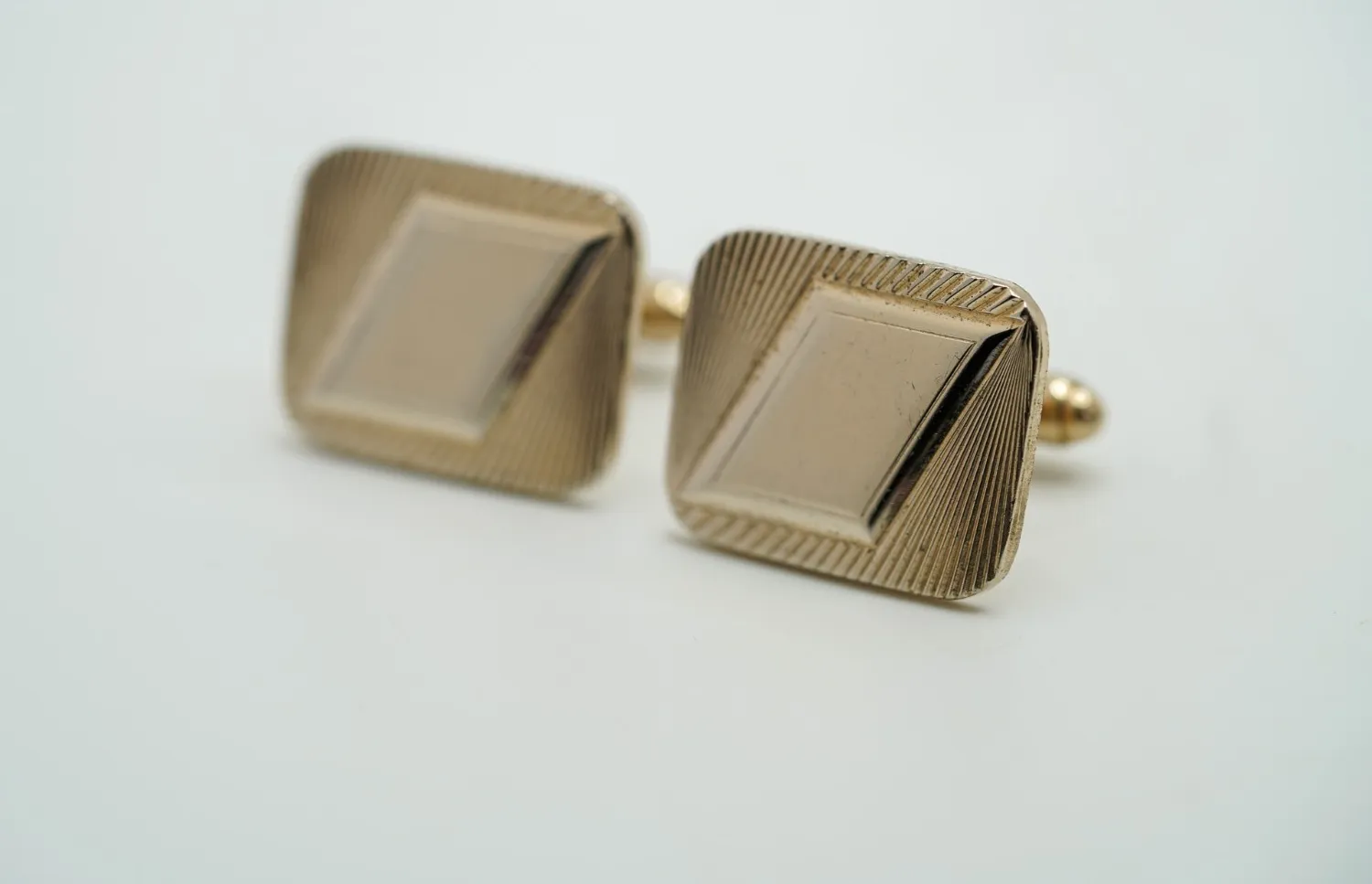 Authentic Sigil Of The Golden Sigil Ornate Gold- Plated Textured Cufflinks Of Sovereign Presence