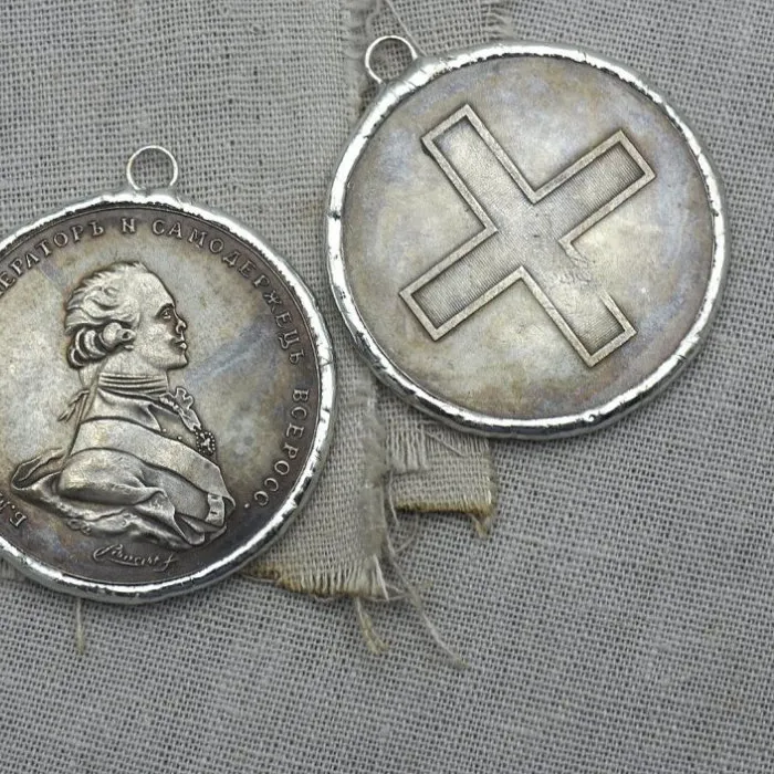 Authentic 10Pcs Religious Rhinestone Cross Coin Pewter Medallion Pendant Solder Handmade Jewelry Finding Keychain Keyring