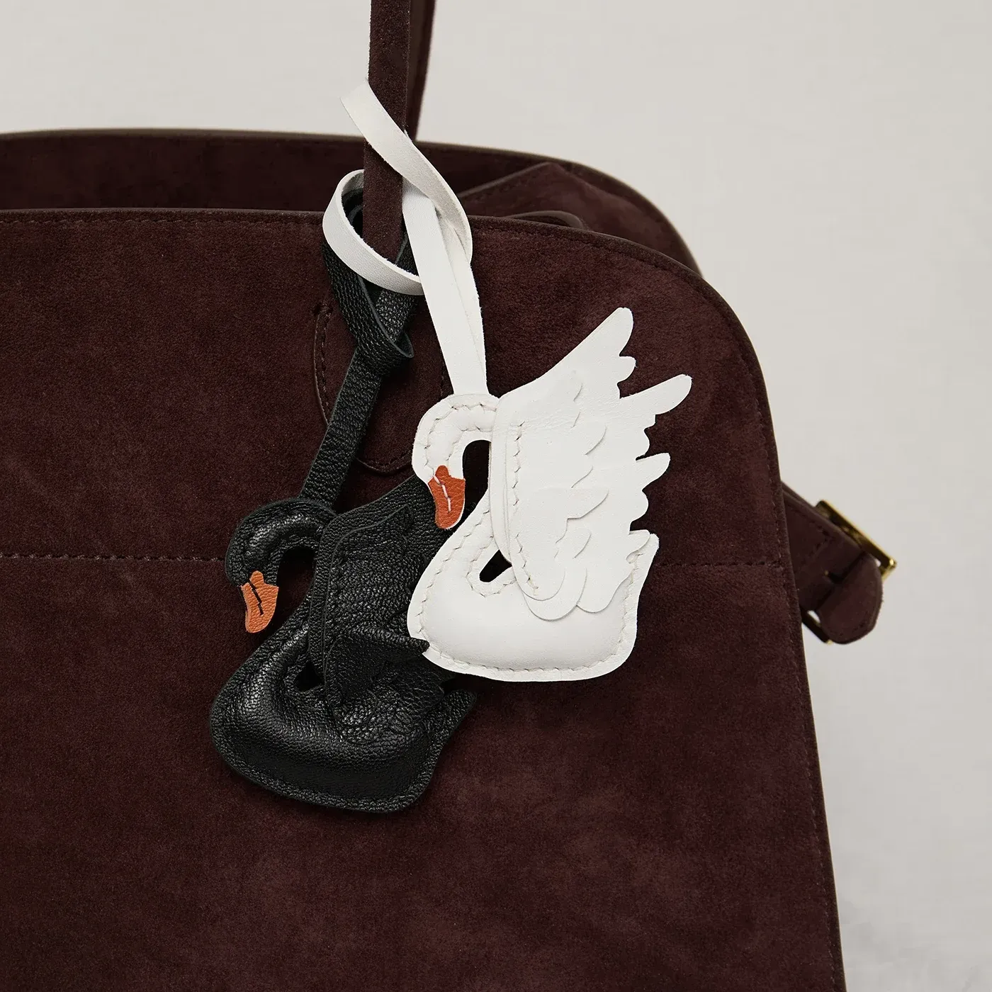 Authentic Handmade Real Leather Black And White Swan Couple Keychain Decoration Suitable For Bag Exquisite Bag Accessories