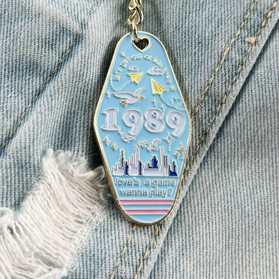 Authentic 1989 Blank Space Keychain Motel Key Ring Singer Key Chain Paper Airplane Seagull Backpack Pendant