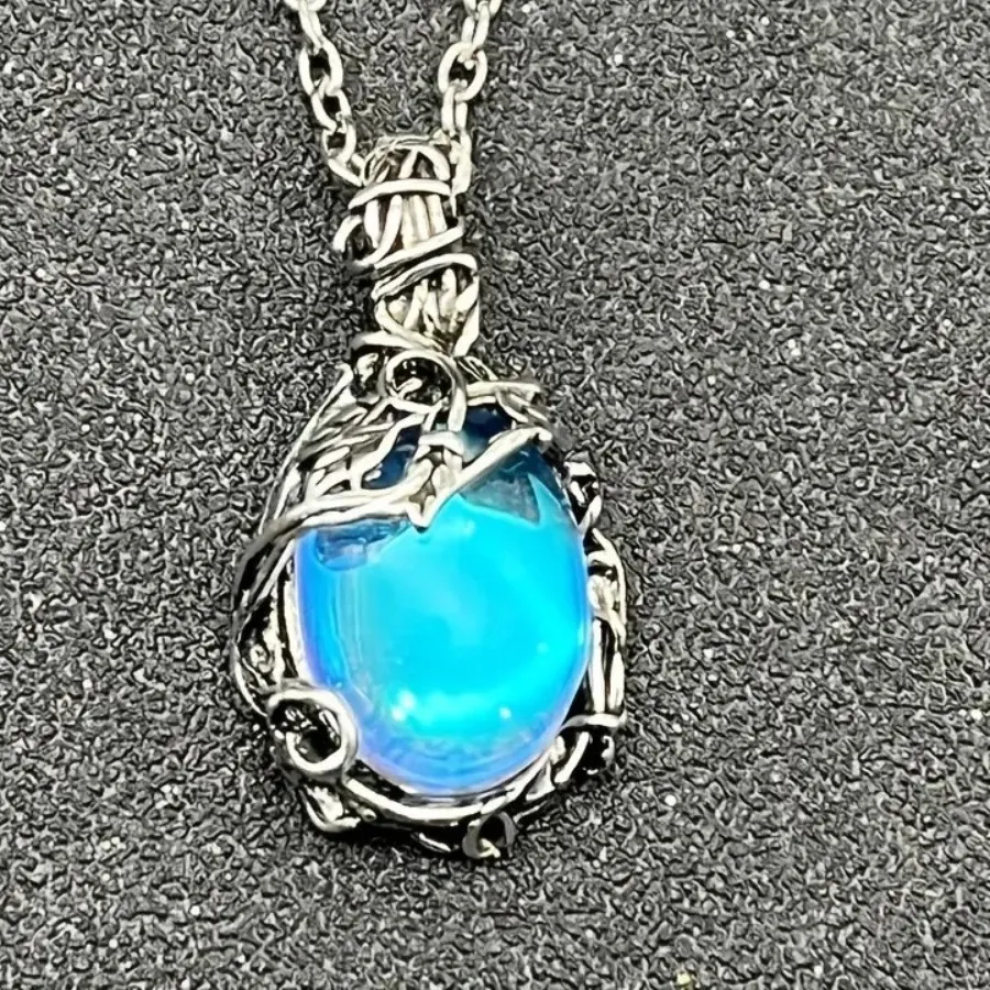 Authentic Exquisite Personality Leaves Vine Blue Aurora Glass Crystal Pendant Necklace Personality Jewelry Accessory