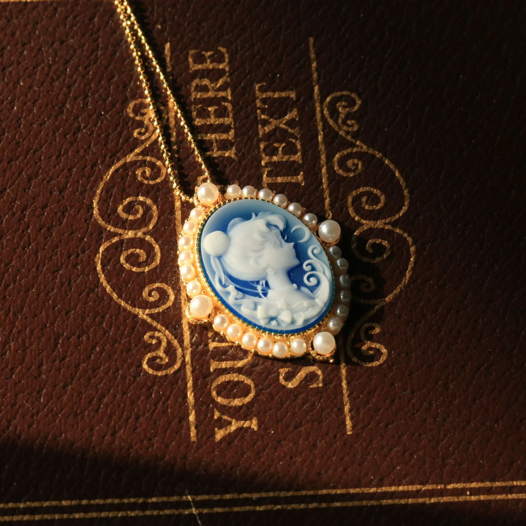 Authentic 925 Sterling Silver Blue Agate Cameo Pendant Shell Pearl Lady Portrait Necklace Elegant Fine Jewelry