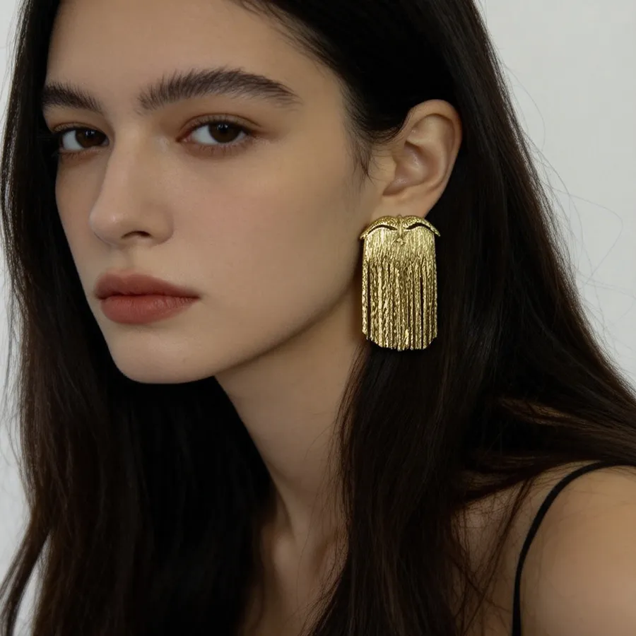 Authentic Eagle Clip Earrings Unpierced Shiny Thin Chain Tassel Dangle Earrings Elegant Evening Statement Jewelry