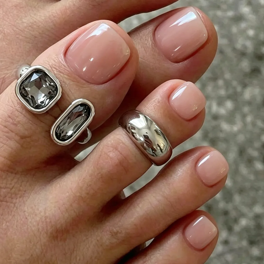 Authentic 2Pcs Personalized Black Acrylic Diamond Geometric Open Foot Rings Chic Minimalist Toe Rings Foot Jewelry Decoration