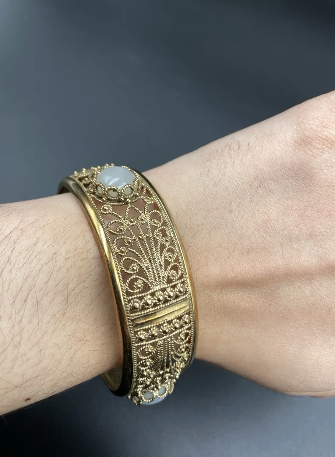 Authentic Luminous Selene Moonstone Bangle: A Gateway to Lunar Radiance