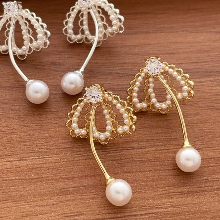 Authentic Whispers Of The Lace Umbel Long Drop Earrings Of Pearl Light And Golden Veil