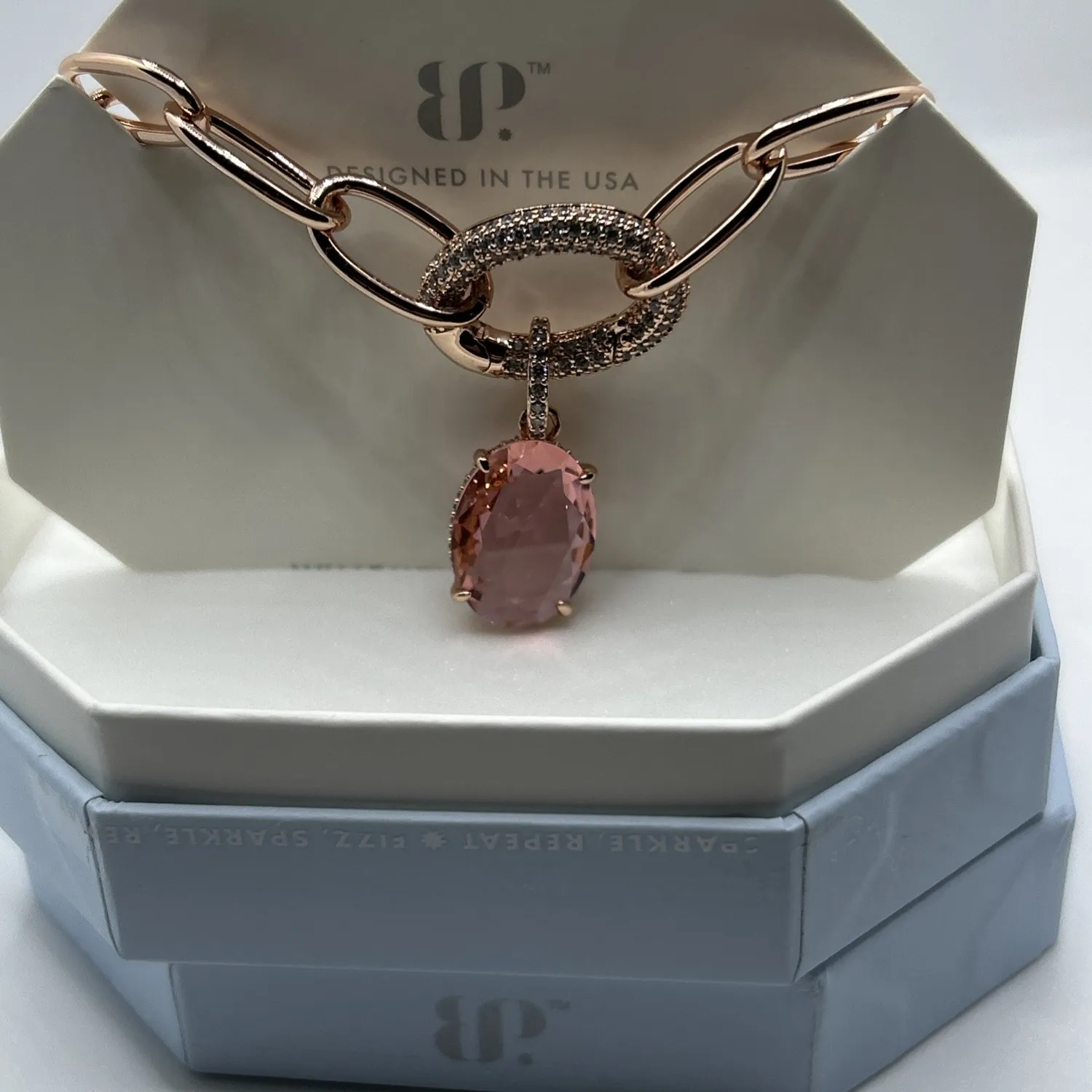 Authentic The Shimmering Links Rose Quartz Amulet in Rose Gold Radiance