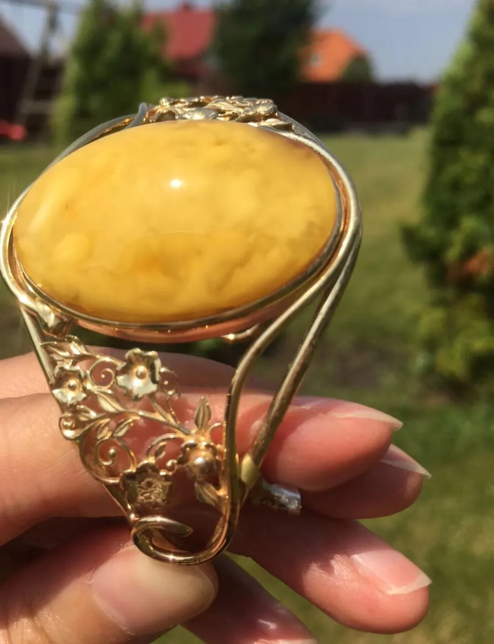 Authentic The Solar Radiance Amber Bangle: A Vessel of Ancient Sunlight