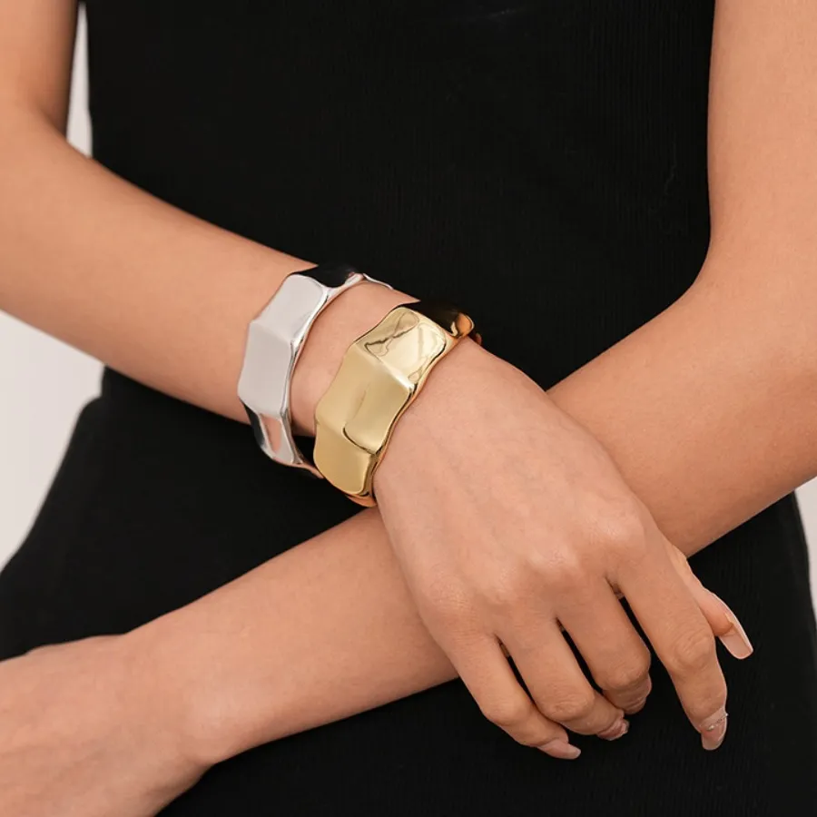 Authentic Creative Exaggerated Multiple Styles Gold Color Irregular Hammered Textured Open Bangles for Women Summer Beach Banquet Jewelry