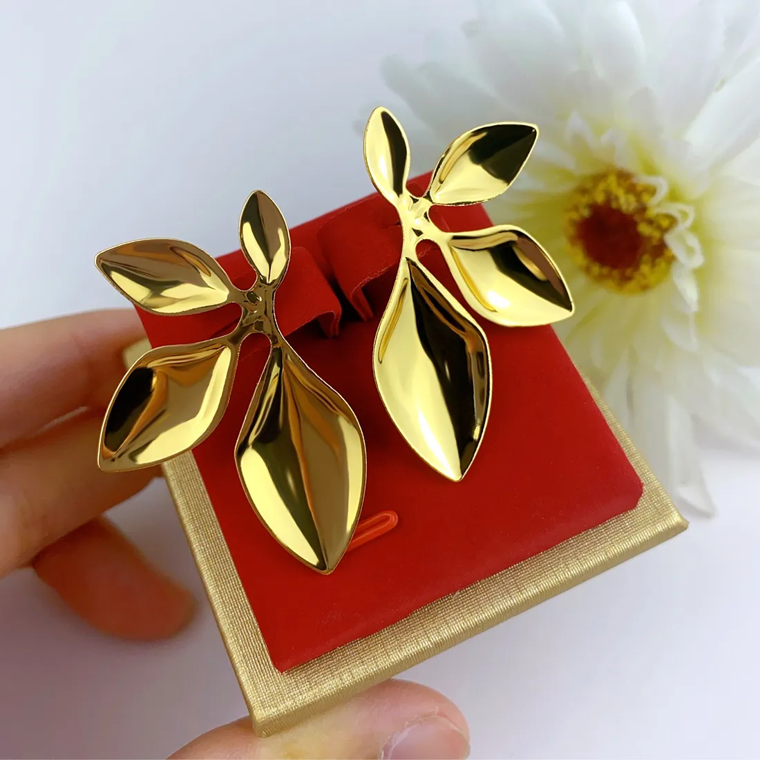 Authentic Golden Foliage of Eternal Bloom Studs