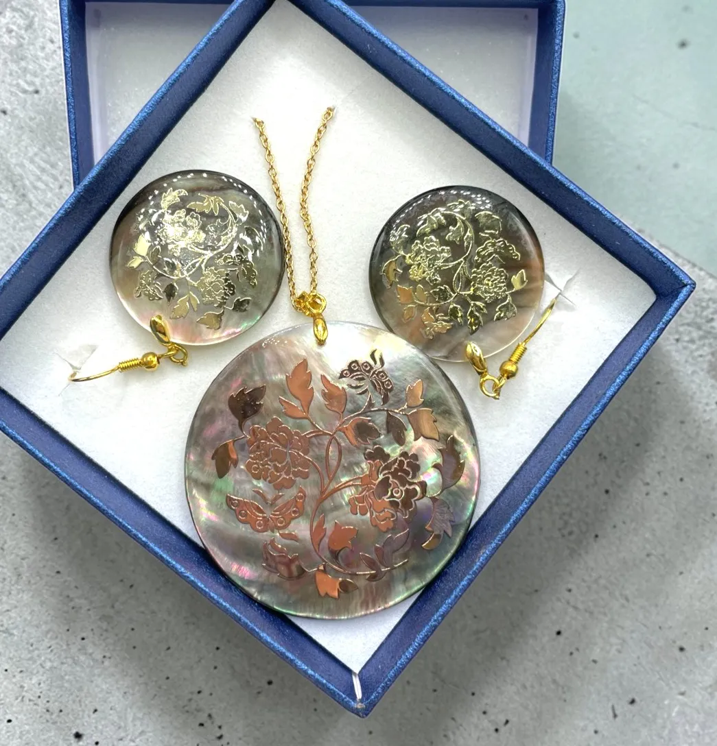 Authentic NIB MOP Gold Plated Butterfly flowers necklace Earrings set Gift boxed