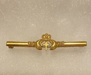 Authentic Vintage Gold Plated Claddagh Bar Pin 1.75”