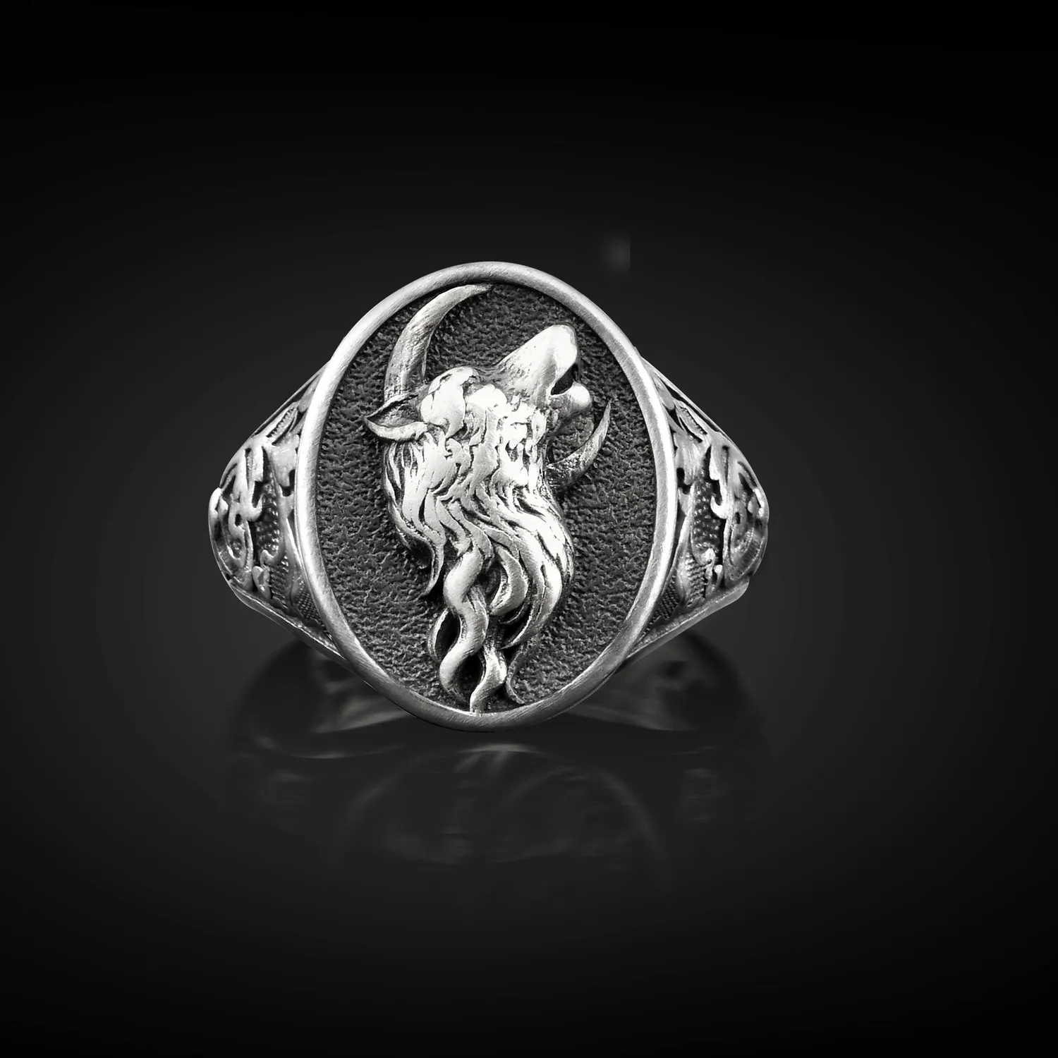 Authentic The Lunar Pack Signet Ring of the Howling Wolf