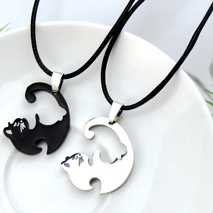 Authentic 2 Black And White Cat Pendant Cat Embrace Couple Necklace Jewelry And Pendant