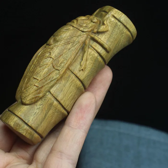 Authentic Argentine Green Sandalwood Bamboo Cicada Handheld Ornament Pendant, A Collectible Item For Handling And Appreciation With A