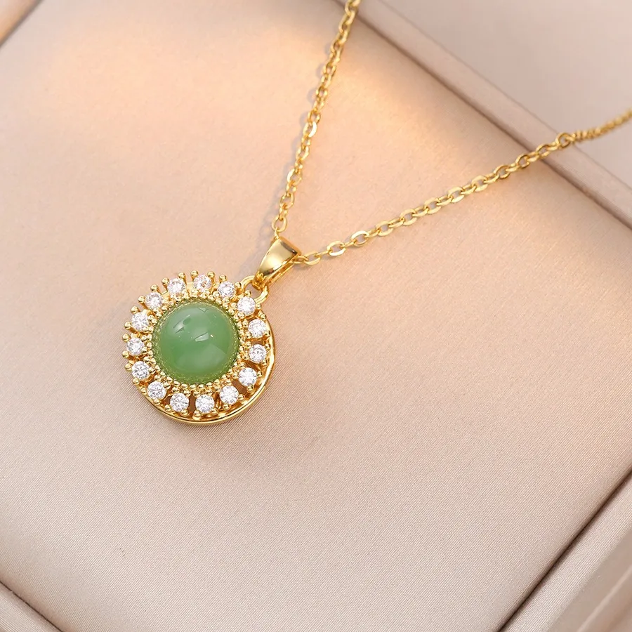 Authentic The Green-Tinted Bloom of Fortune - A Rotatable Flower Zircon Pendant Necklace