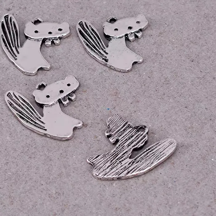Authentic Hzew 5Pcs Tiny Beaver Pendant Beaver Charms