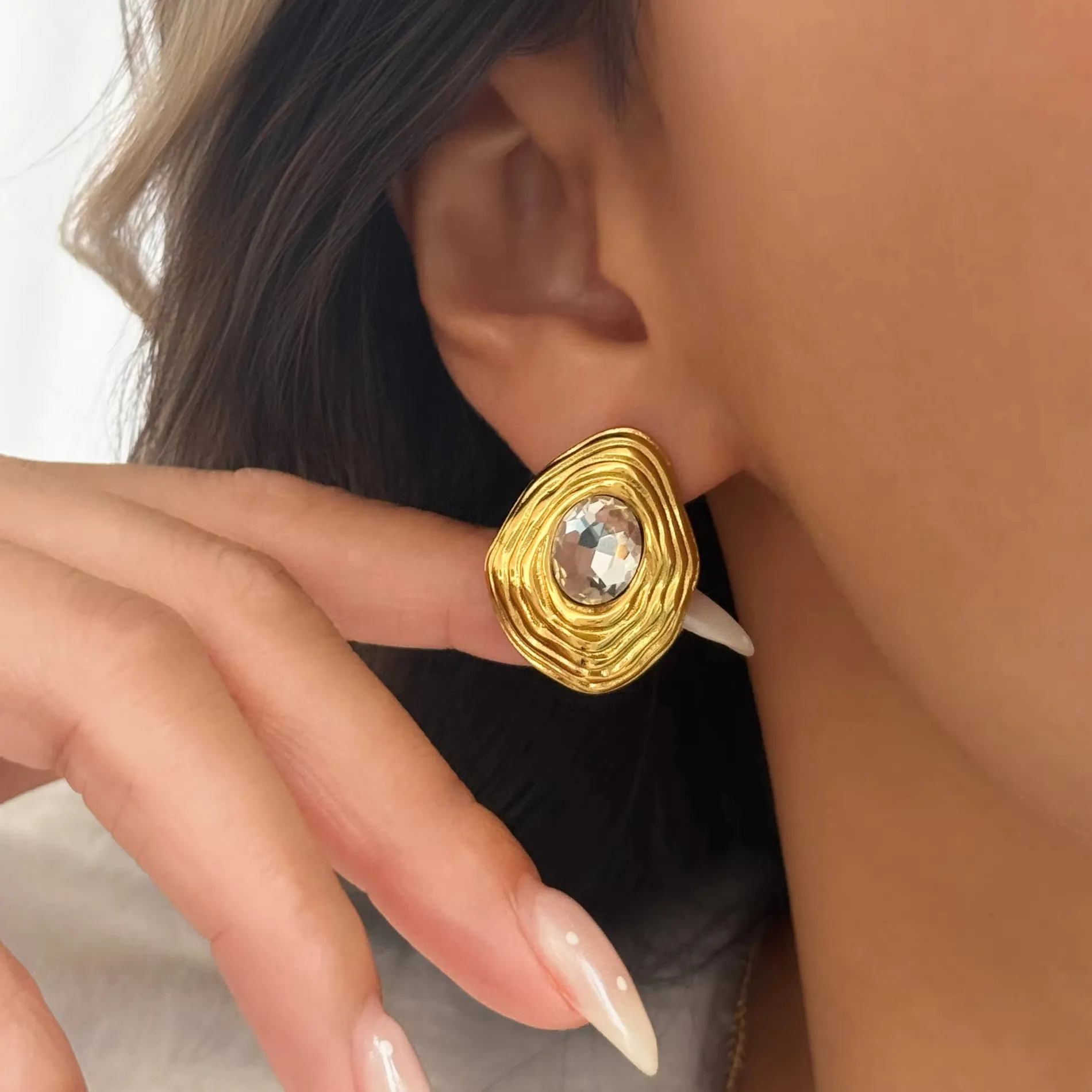Authentic Golden Eclipses of the Ancient Sun