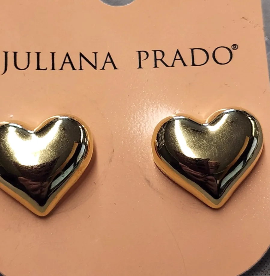 Authentic Heart of Devotion Earring: Coracao's Sacred Pulsation