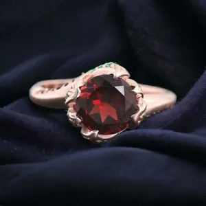 Authentic 925 Sterling Silver 6 mm Round Shape Natural Red Garnet Ring Green Emerald Ring