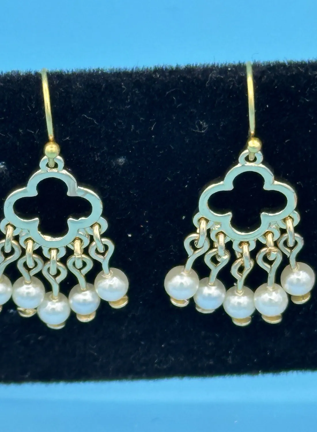 Authentic Whispers of Fortune: Luminous Clover Earrings for Prosperity and Good Vibes