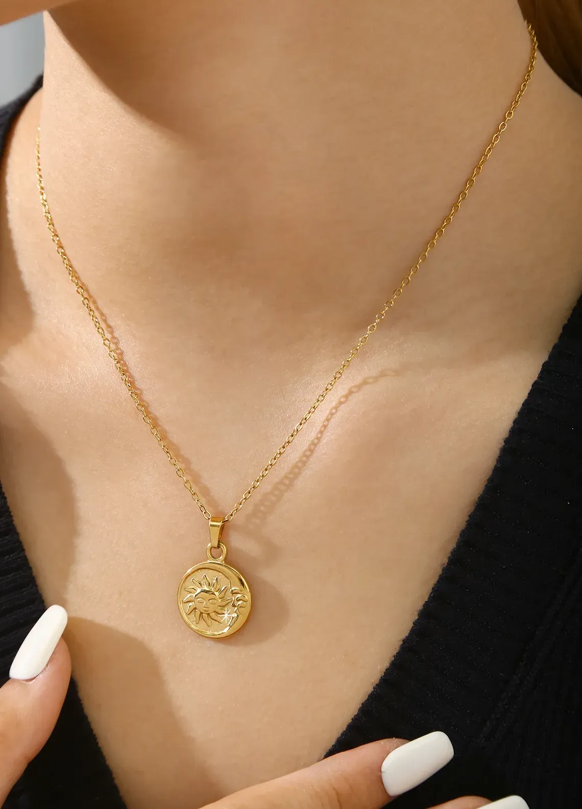 Authentic Vintage Simple Personality Exquisite Charm 18K Gold-Plated Sun Moon Round Plate Pendant Necklace Female