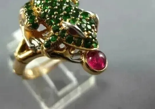Authentic The Gilded Amphibian 2.00 Carat Simulated Emerald Frog Face Talisman In Radiant 14K Yellow Gold Finish