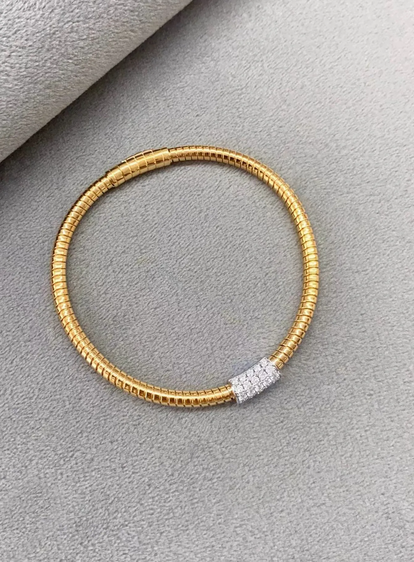 Authentic Serpent's Embrace 18K Gold Diamond Serpent Bracelet