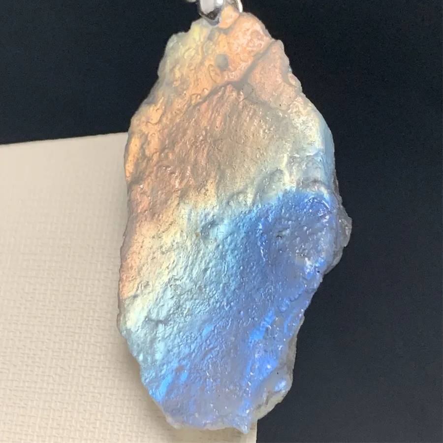 Authentic The Aurora Veil Raw Labradorite And Gold- Plated Talisman