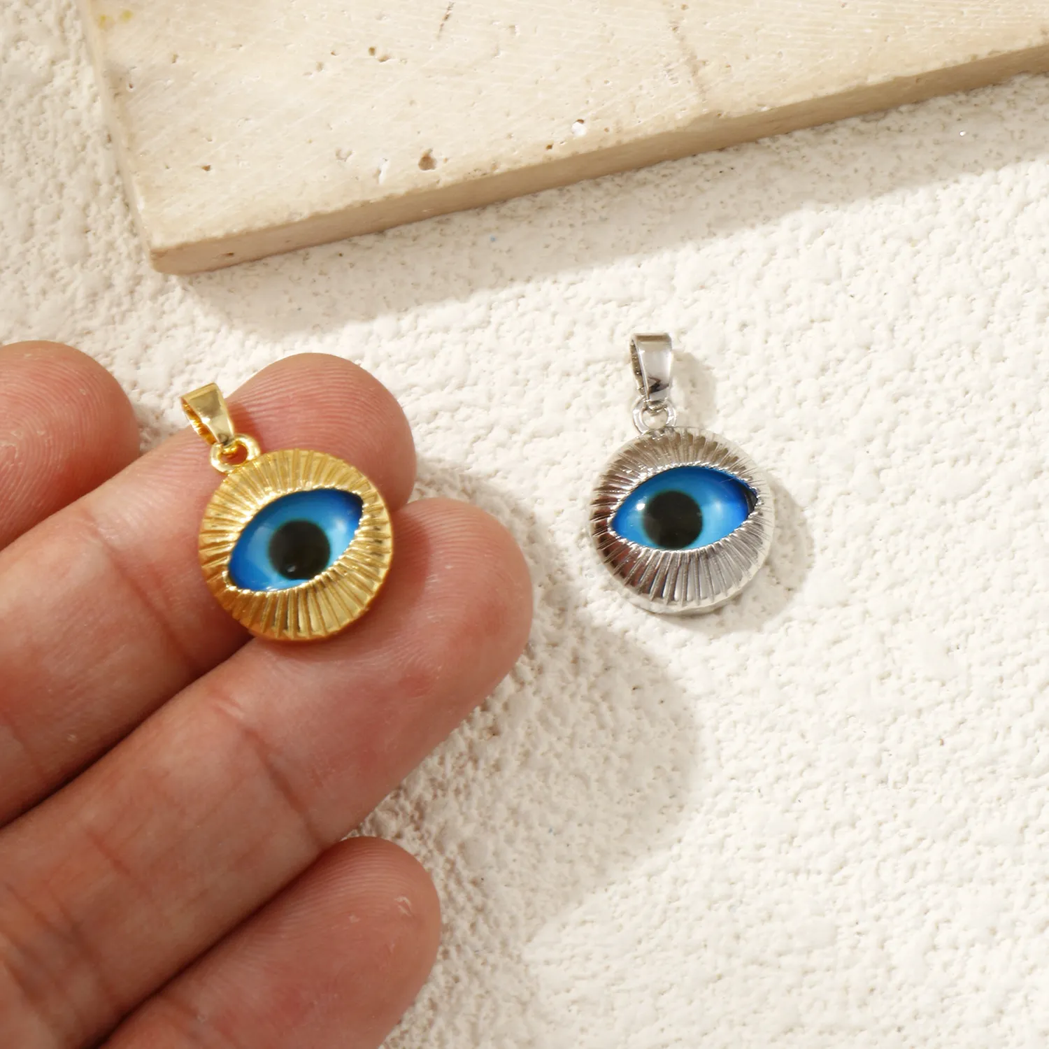Authentic 2 PCs Gold Plated Blue Round Eye Brass Charm Pendant For Women DIY Making Necklace Earring Jewelry Findings 20mm x 13mm