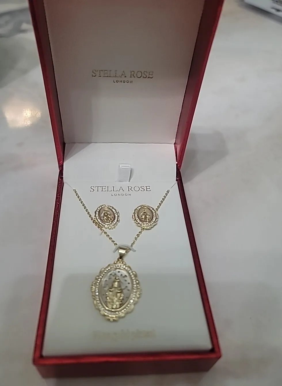 Authentic Rose Petals in Celestial Splendor: Enchanted Fine Gold Plated Set
