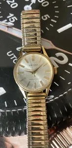 Authentic The Venus Diashock: A Golden Vessel of Timeless Grace