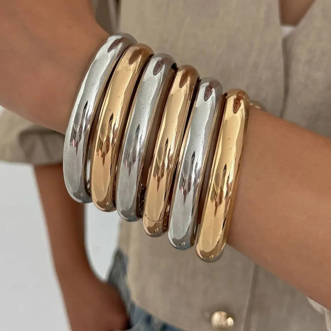 Authentic Ingemark Punk Metal Round Circle Arm Bangles for Women New Trend Vintage Gold Color Stackable Charm Bracelets Couple Jewelry