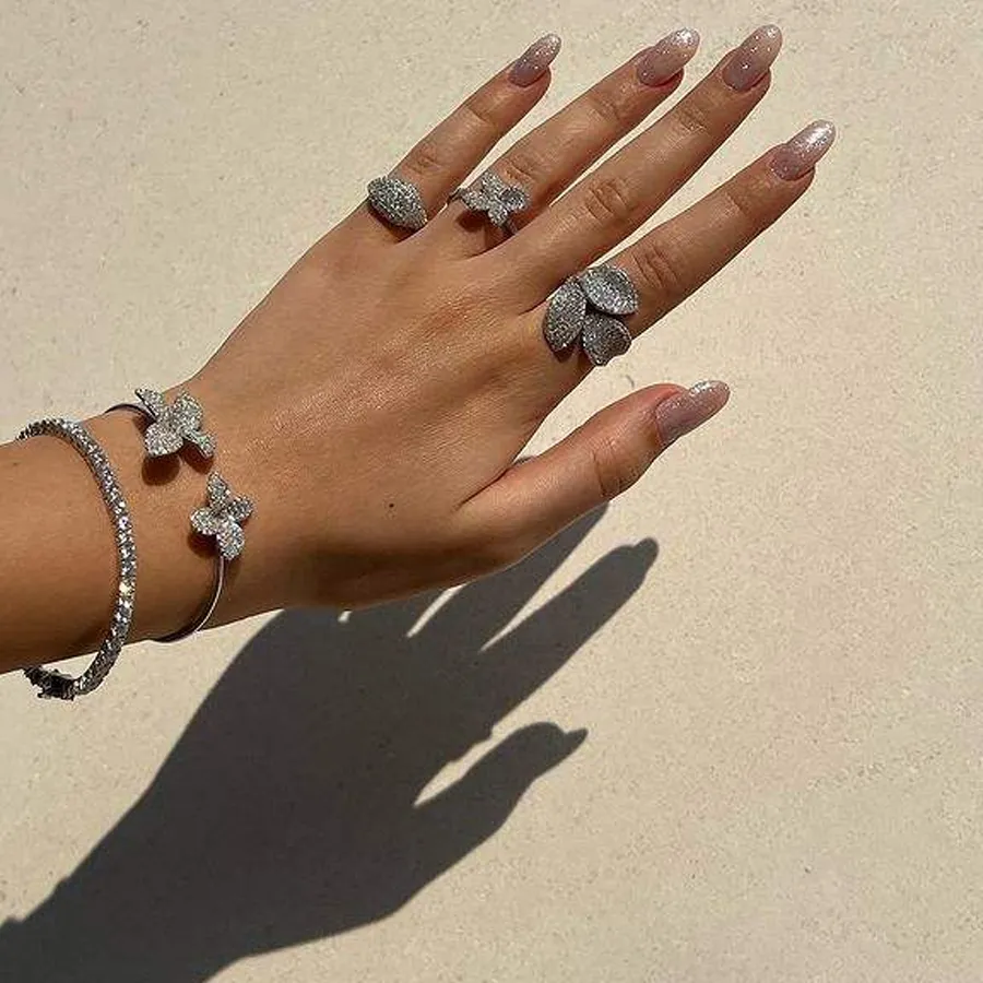 Authentic 2025 New fashion Luxury Big Flower Drip Leaf Shape Open Adjusted Bracelet Micro Pave Bling Cz for Women Charm Engagement Jewelry