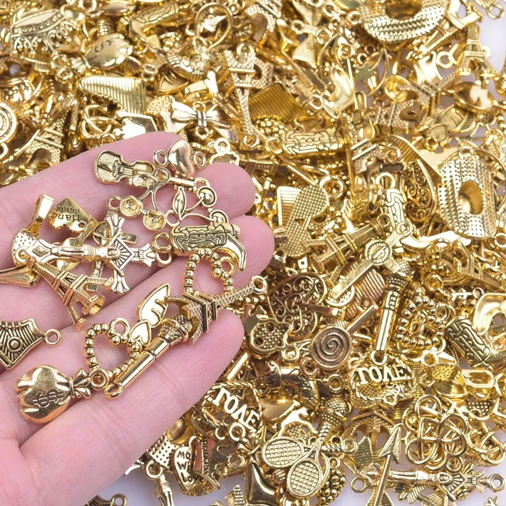 Authentic 50pcs/Lot Vintage Gold Color Random Mix Small Cute Pendant Charm Metal Jewelry Making Handmade Materials To Make Bracelets