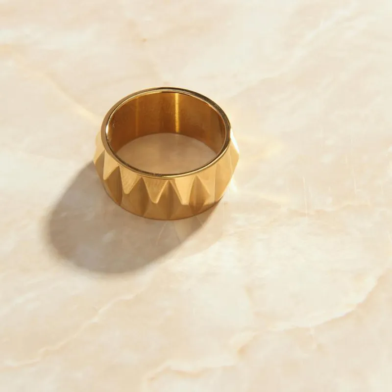 Authentic SOMMAR 2023 Lovely Gold color size 6 7 8 women wedding rings wide gear ring opal Charming Jewelry Accessories