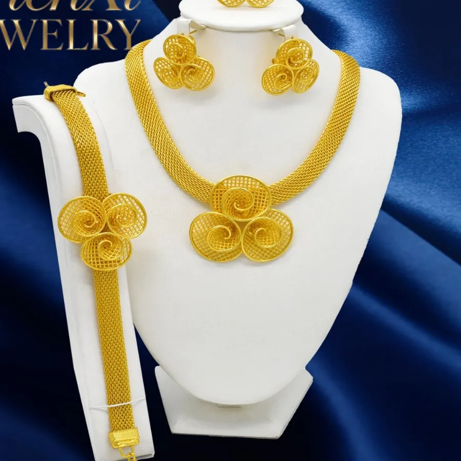 Authentic Alluvial Gold Weaving Hollow-Out Flower Luck Necklace Elegant Charm Standout Piece High-End Keepsake Exquisite Luxury Young Gift