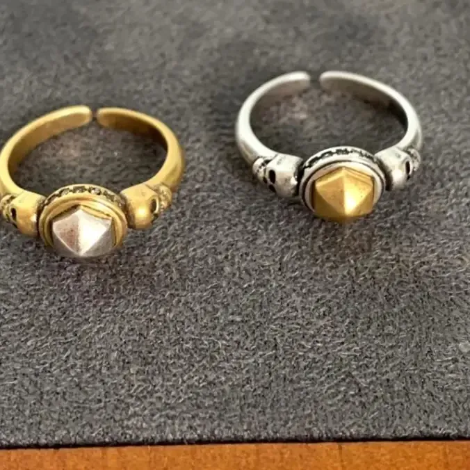 Authentic Europe America Famous Designer Gold Silver Rivet Pearl Charm Ring Man Women Jewelry Punk Boho Goth Trend