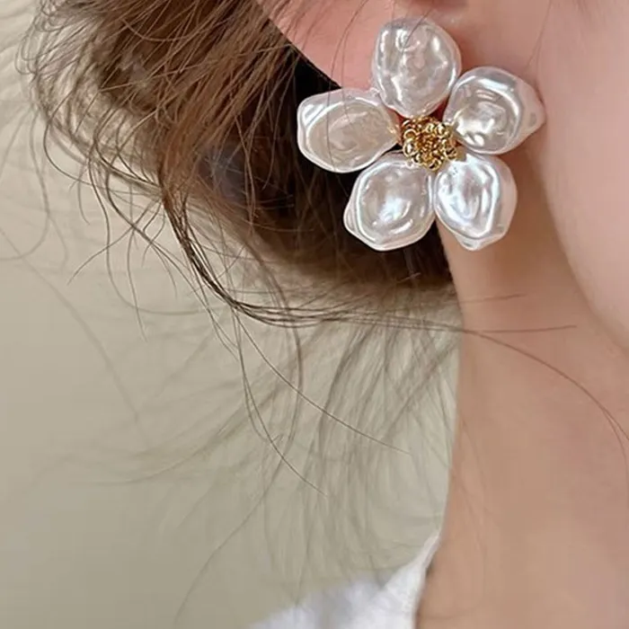 Authentic Irregular White Pearl Flower Earrings for Women Girl Sweet Romantic Gold Color Bead Petal Ear Stud Wedding Jewelry 2023