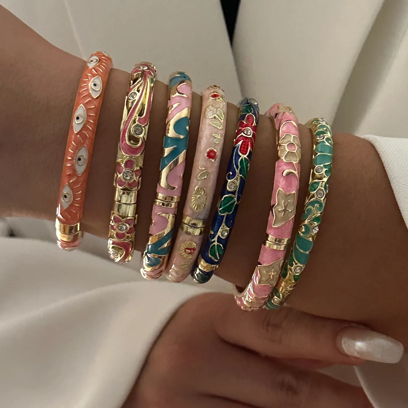 Authentic Colorful Flower Enameled Bracelets for Women Retro Gold Color Cloisonne Peony Filigree Flower Bangle New Charms Party Jewelry