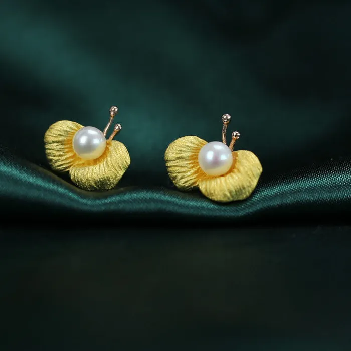 Authentic Elegant Charm Gold Plated Butterfly Flower Inlay Imitation Pearl Stud Earrings for Women Party Band Earrings Jewelry Gifts