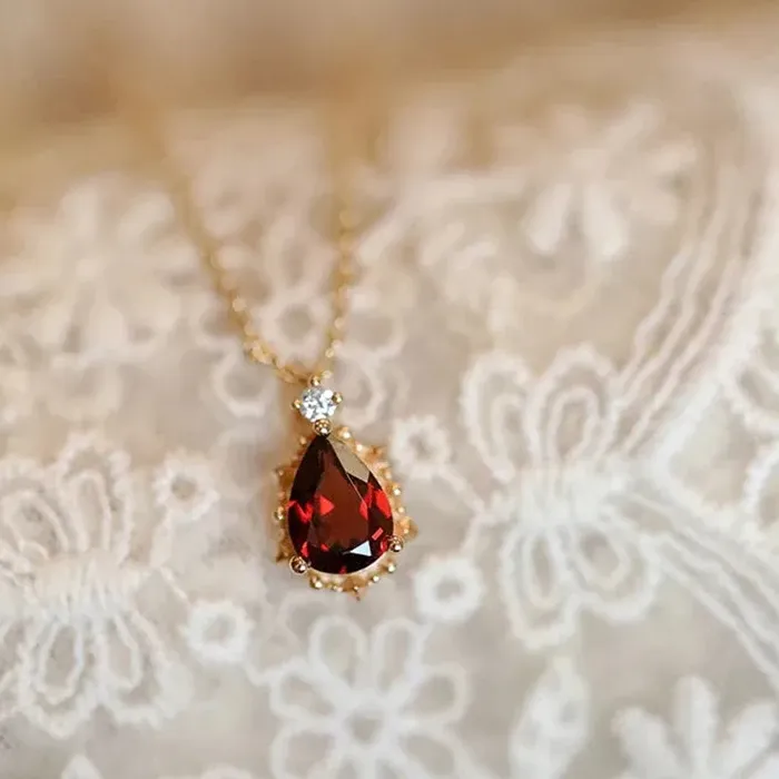 Authentic Brand New Silver Original Jewelry Water Drop Ruby Necklace Pendant Charming Charm Temperament Ladies Wedding Party Accessories