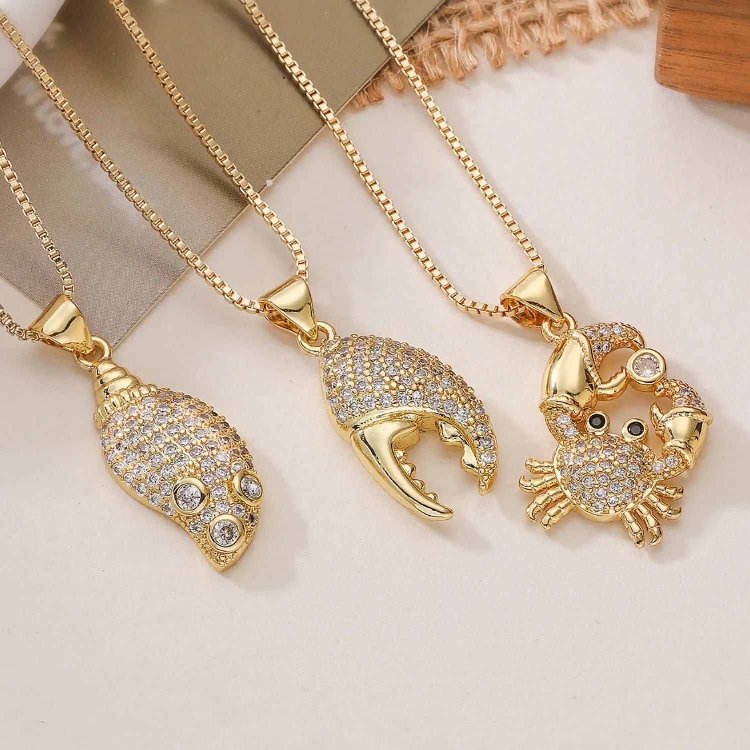Authentic 1pc Brass Necklace 18K Gold Plated Conch Crab Animal Clear Cubic Zirconia Pendant Charm Necklace For Women Ocean Jewelry Gift