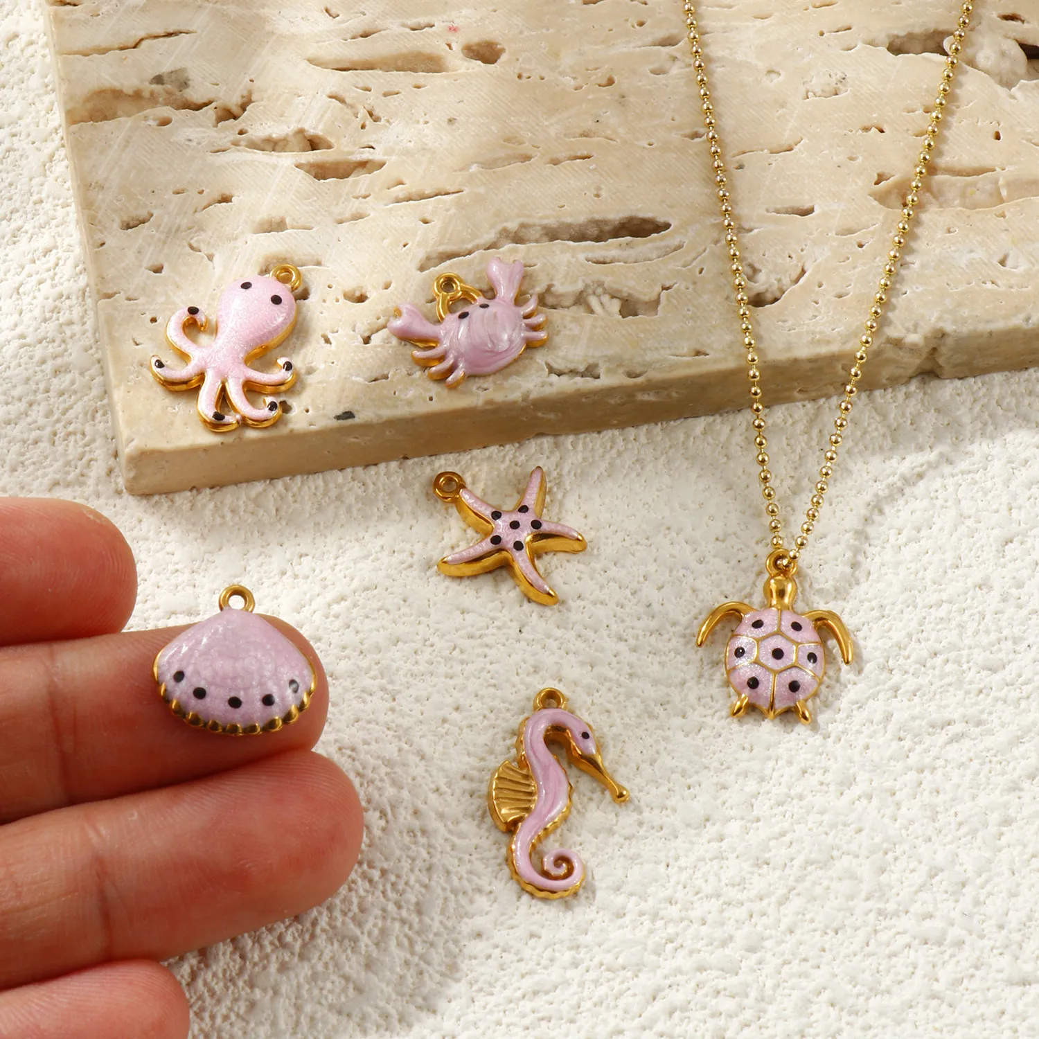Authentic 5Pcs 304 Stainless Steel Ocean Jewelry Charms 18K Gold Plated Pink Enamel Marine Turtle Seahorse Pearlized Pendants DIY Necklace