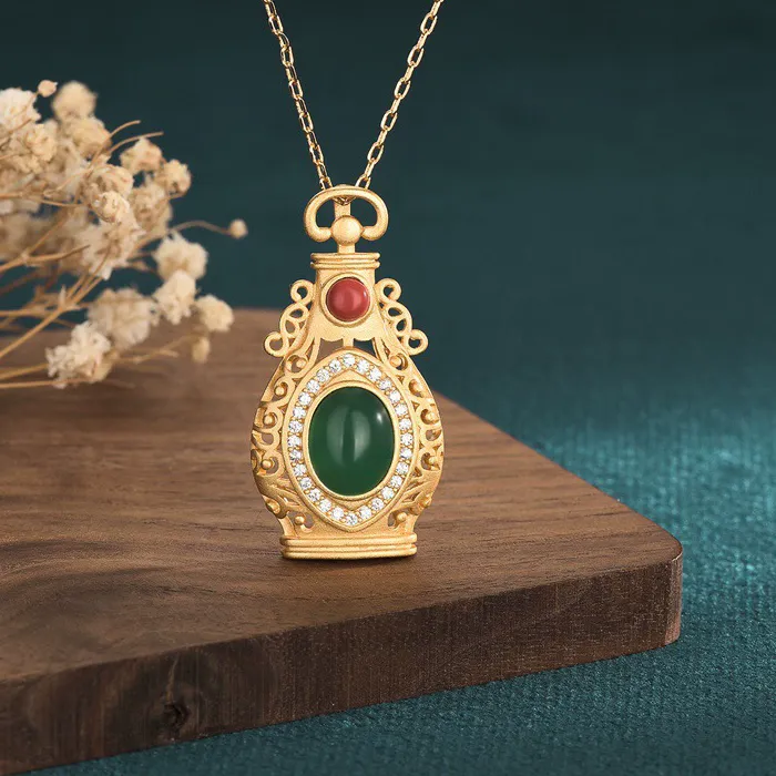 Authentic Chinese Style Lucky Charm Agate Pendent Necklace Vintage Court Style Gold Plated Alloy Jewelry Good Luck And Prosperity