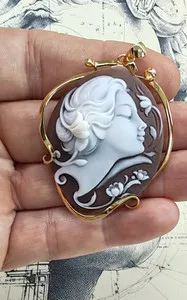 Authentic The Golden Silhouette Cameo Talisman Of Italian Artisans